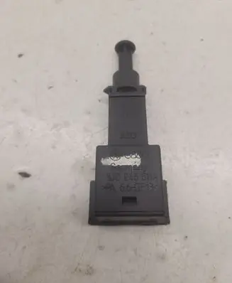 Volkswagen Golf IV Brake pedal sensor switch 1J0945511A