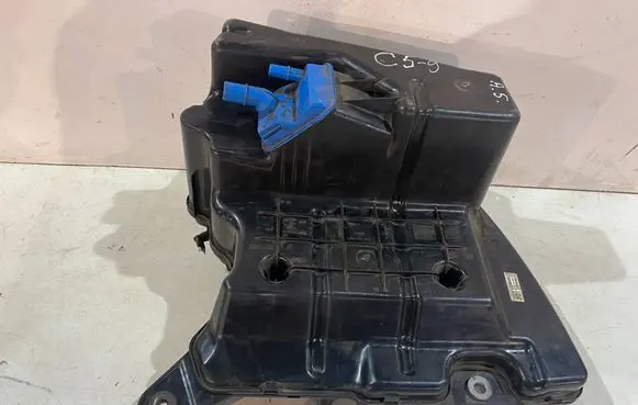 Audi A4 S4 B9 AdBlue liquid reservoir 8W0131878BH 8W0131878 4067411AD