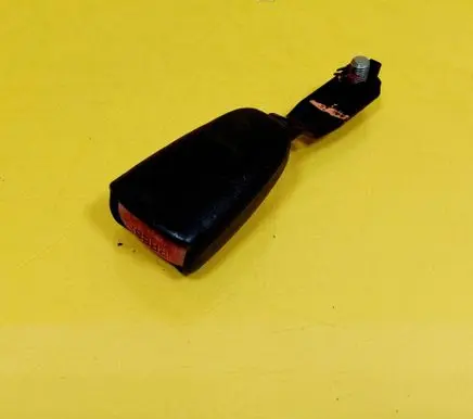 Mitsubishi Carisma Front seatbelt buckle 