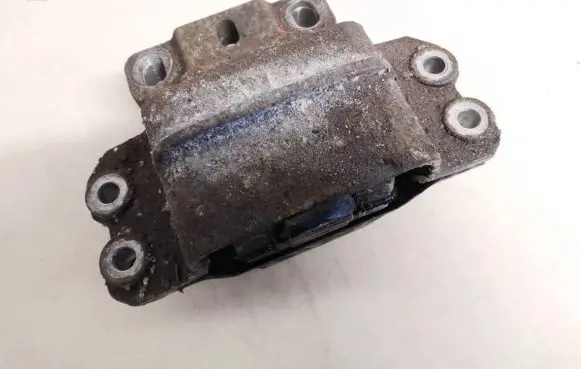 Volkswagen Golf Plus Engine mount bracket 1k0199555