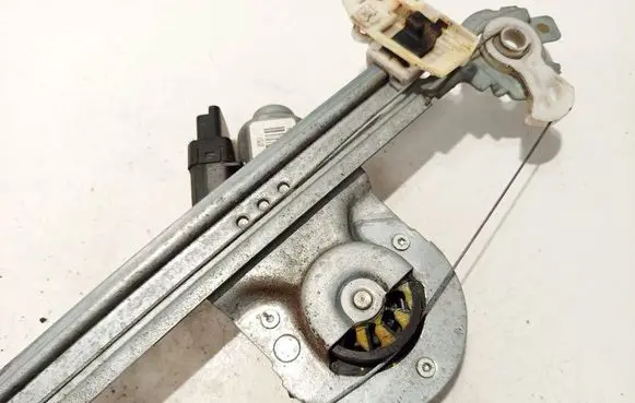 Renault Scenic II - Grand scenic II Rear door window regulator motor 400751h