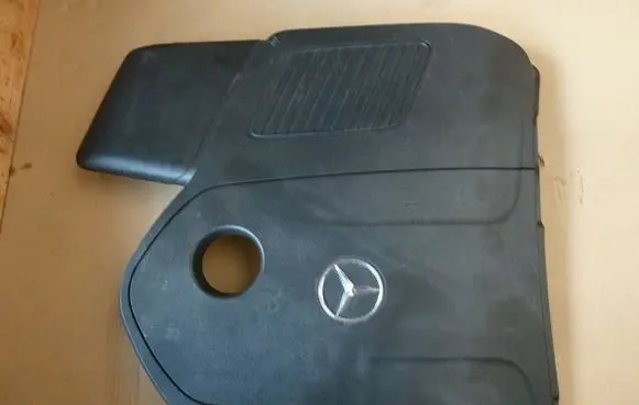 Mercedes-Benz V Class W447 Engine cover (trim) A2540100807T