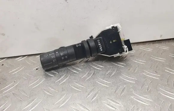 Nissan Qashqai Indicator stalk 0827SN