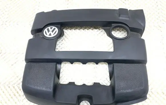 Volkswagen Golf V Engine cover (trim) 06A103925CH