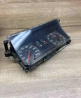Audi 80 90 B2 Speedometer (instrument cluster) 81117331