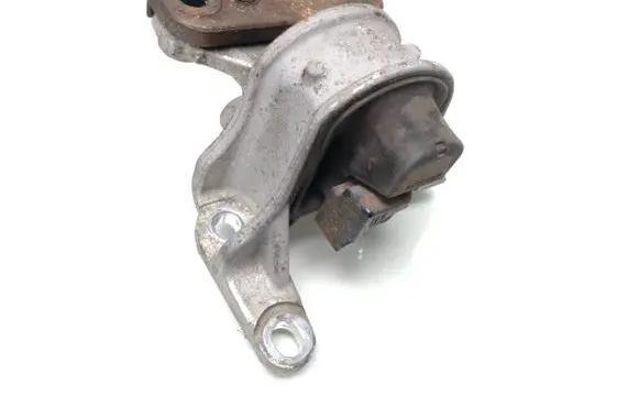 Honda CR-V Engine mount bracket 52swy