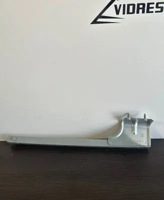 Renault Trafic III (X82) Front door windshield rail 2390495