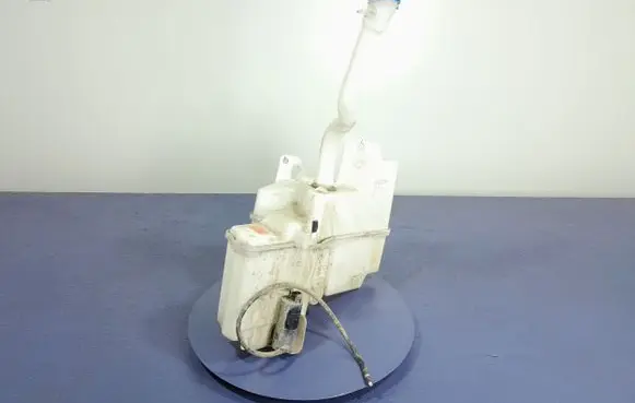 Toyota Corolla E10 Windshield washer fluid reservoir/tank