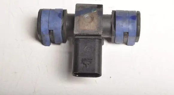 Volvo V40 Fuel pressure sensor 31372030