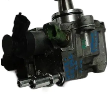 Jaguar F-Pace Fuel injection high pressure pump G4D3-9B395-AA