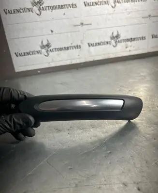 Audi A1 Front door interior handle trim 8X0867172A