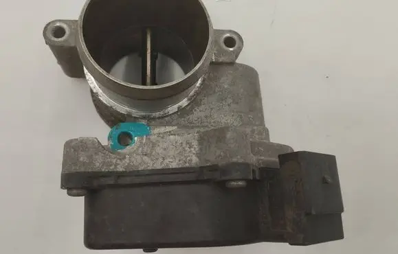 Volkswagen Caddy Throttle valve 03L128063Q 208105832