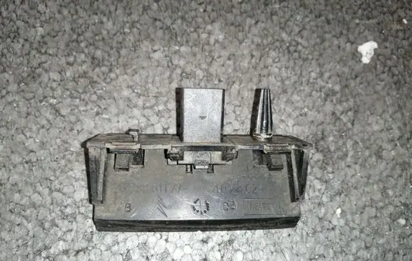Tailgate opening switch