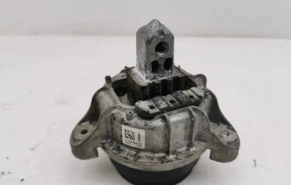 BMW 5 F10 F11 Engine mount bracket 678560201