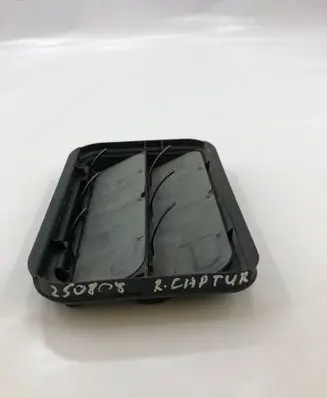 Renault Captur II Quarter panel pressure vent 7700838358