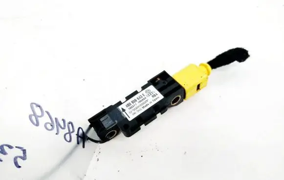 Audi A3 S3 8P Airbag deployment crash/impact sensor 4B0959643E