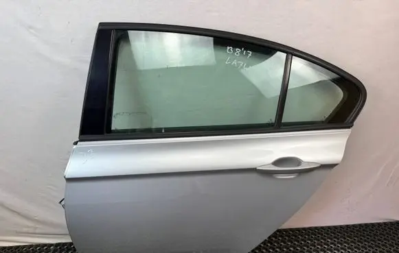 Volkswagen PASSAT B8 Rear door