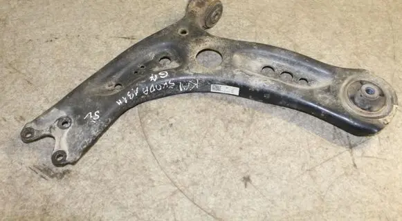 Volkswagen Golf VII Front lower control arm/wishbone 5Q0407151J