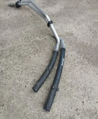 Chrysler Town & Country V Engine coolant pipe/hose