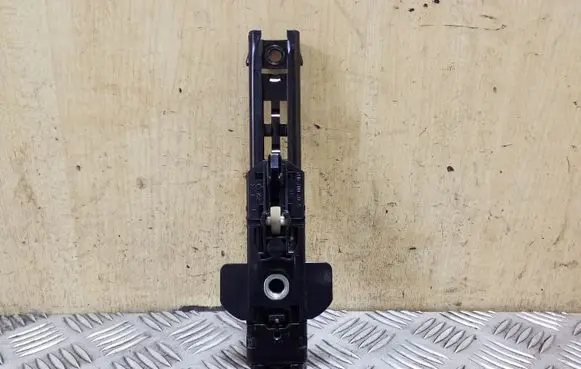 Audi Q7 4L Seat belt adjustment rail 8E0857833F