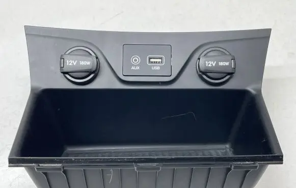 Hyundai Tucson TL AUX in-socket connector 84630D70604X R6KAR0757 20062017S2