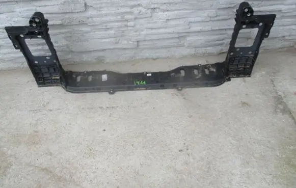 Hyundai i30 Bottom radiator support slam panel 