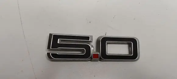 Ford Mustang VII Manufacturers badge/model letters PR3B16C148