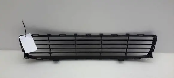 Toyota Auris 150 Front bumper lower grill 5311202080