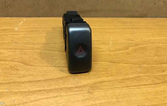 Subaru Impreza II Hazard light switch 06016