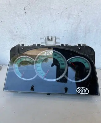 Toyota Corolla Verso AR10 Speedometer (instrument cluster) 838000F090