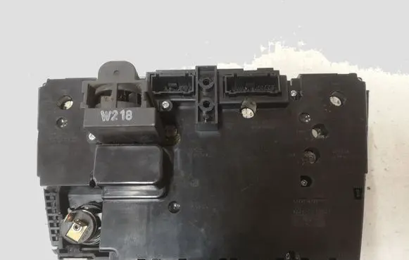 Volvo V70 Climate control unit 7923