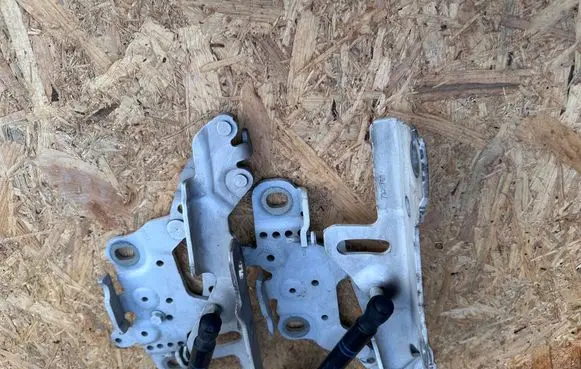 BMW 4 F32 F33 Engine bonnet/hood hinges 7336700