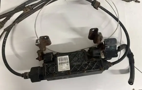 Citroen C5 Hand brake control module 9687473180