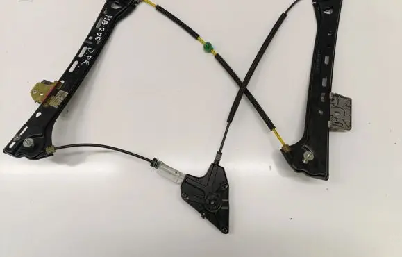 Mercedes-Benz C W205 Front door electric window regulator A2057206620