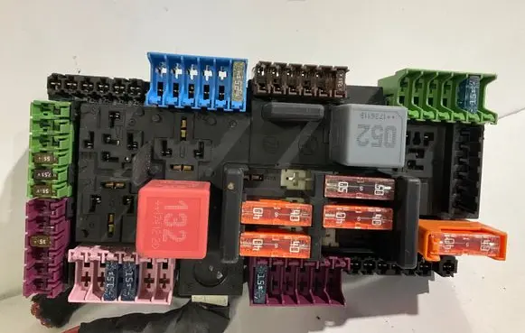 Mercedes-Benz E W213 Fuse box set A2139068801 58HL16F06 ZGS003Q04