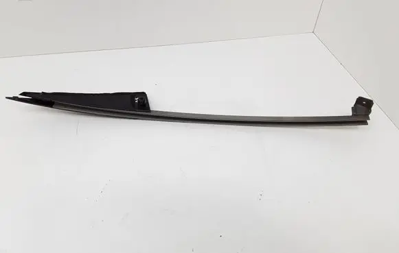 Toyota Corolla Verso AR10 Front door coupe window/glass frame 