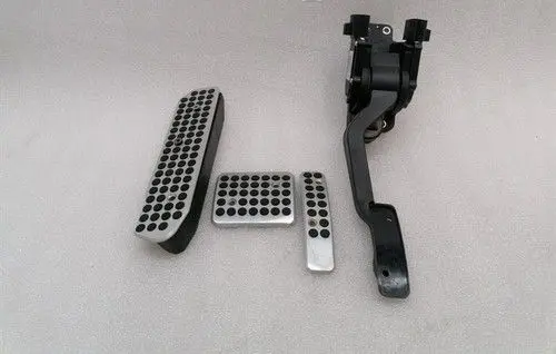Aston Martin Virage Accelerator throttle pedal 8D339F836AC