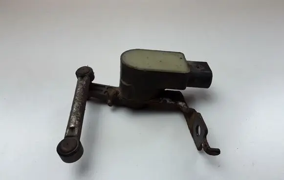 Nissan Qashqai Air suspension front height level sensor 5331289900