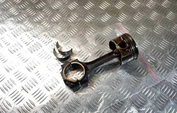 Volvo S80 Piston with connecting rod