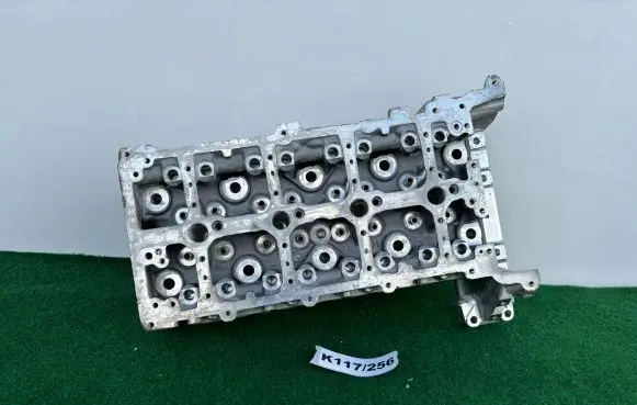 Mercedes-Benz E W213 Engine head R654016