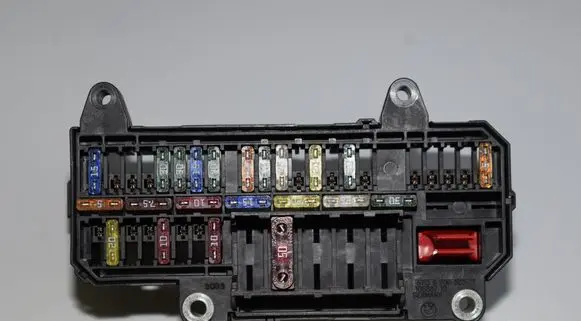 BMW 7 E65 E66 Fuse module 6900583