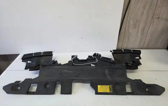 Toyota RAV 4 (XA40) Radiator trim 1668126010