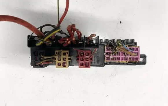 Audi A6 S6 C5 4B Fuse box set 8l0941822a