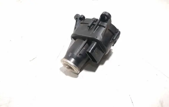 Volkswagen Golf Plus Intake manifold valve actuator/motor 03L129086A