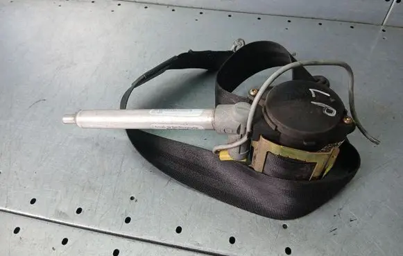 Audi A6 S6 C5 4B Front seatbelt 