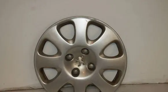 Peugeot 307 R15 wheel hub/cap/trim 9637630680