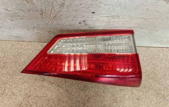 Tailgate rear/tail lights