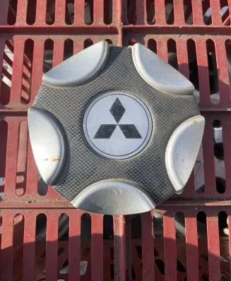 Mitsubishi Lancer Non-original wheel cap 0030164 77515 3071