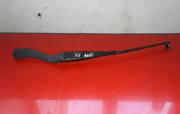 Mercedes-Benz C W204 Front wiper blade arm A2048200144