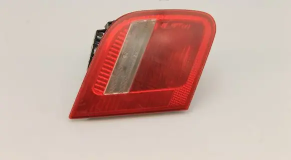 Tailgate rear/tail lights